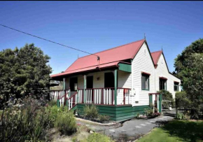 Relaxing & beautiful Miner's cottage near Wilson’s Prom Foster